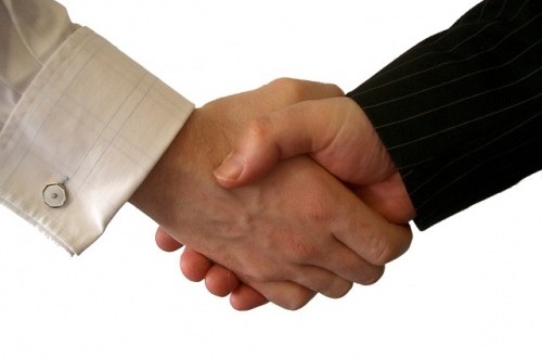 s-handshake3-500x330.jpg