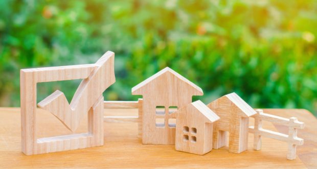 wooden-houses-tick-620x330.jpg