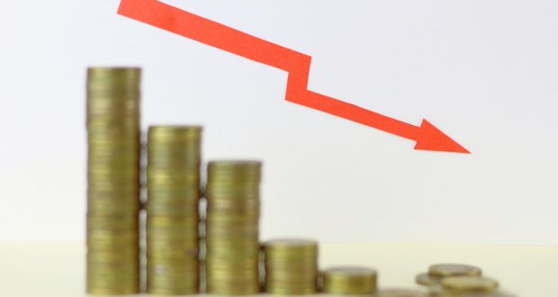 down-arrow-coins-620x330.jpg