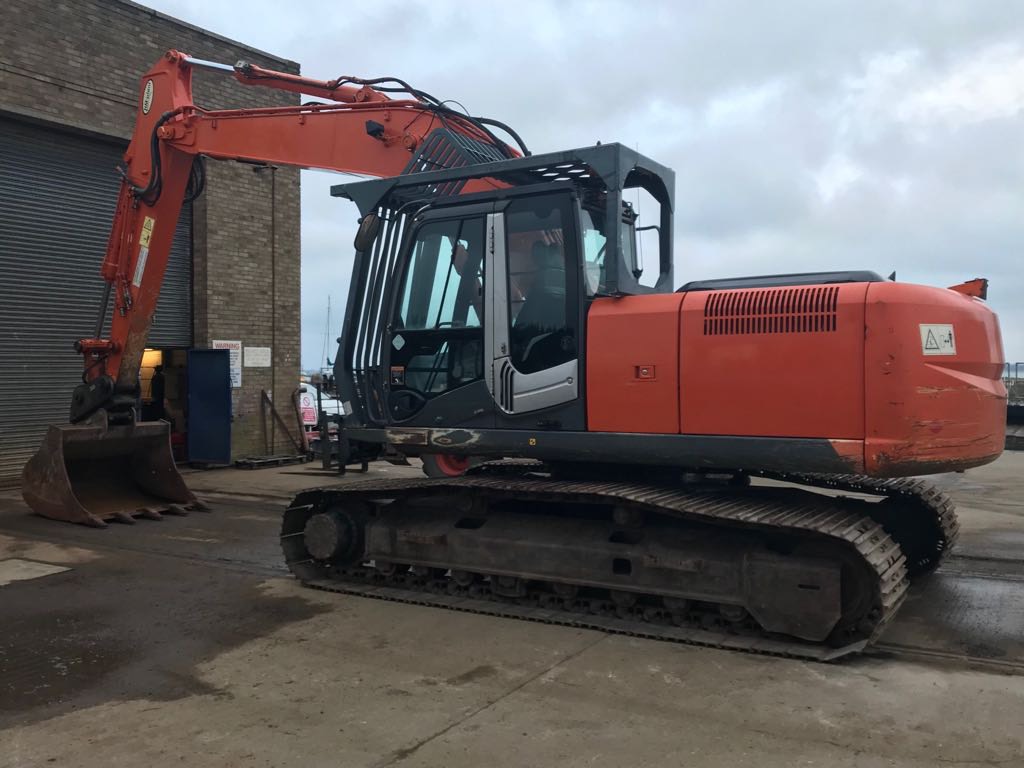 no Hitachi ZX 210 LC-3 Crawler Excavator - Plant Hire Guide