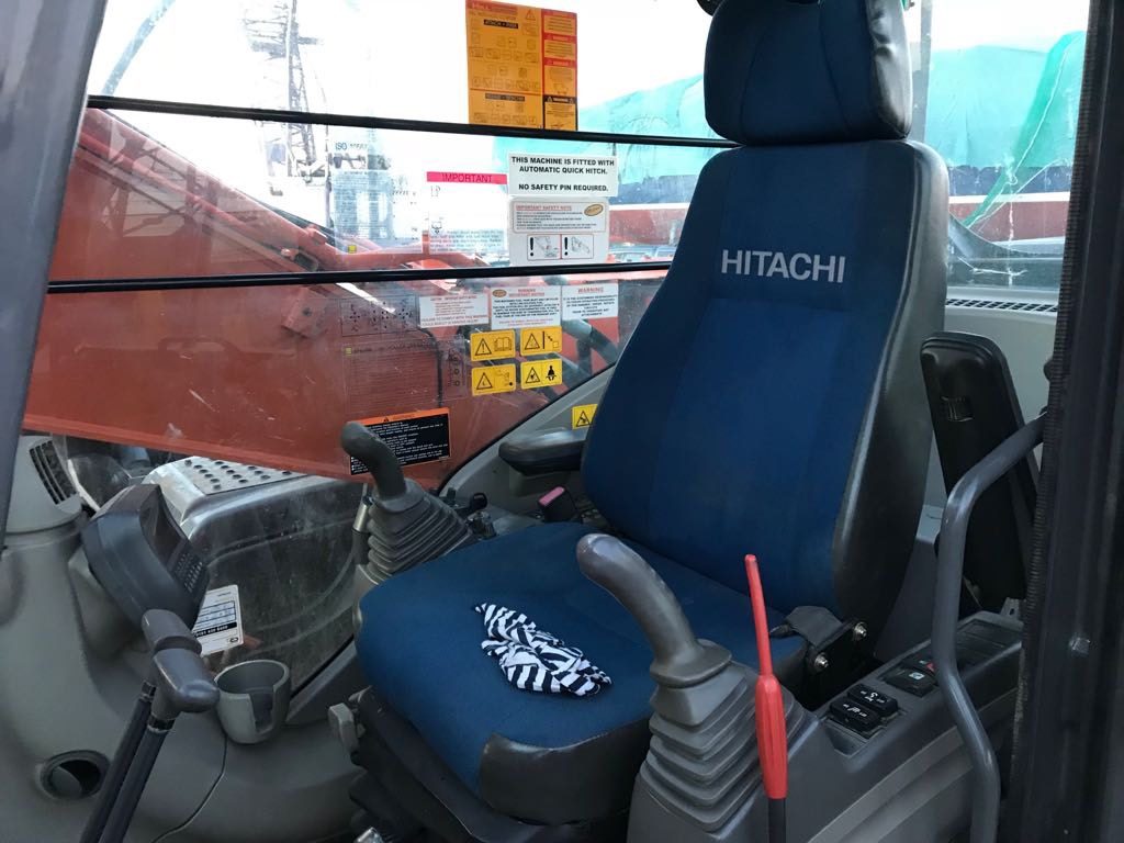 no Hitachi ZX 210 LC-3 Crawler Excavator - Plant Hire Guide