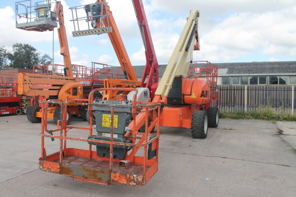 JLG J800AJS Articulating Boom Telescopic Handler Plant Hire Guide