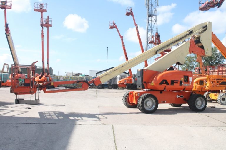JLG J800AJS Articulating Boom Telescopic Handler Plant Hire Guide